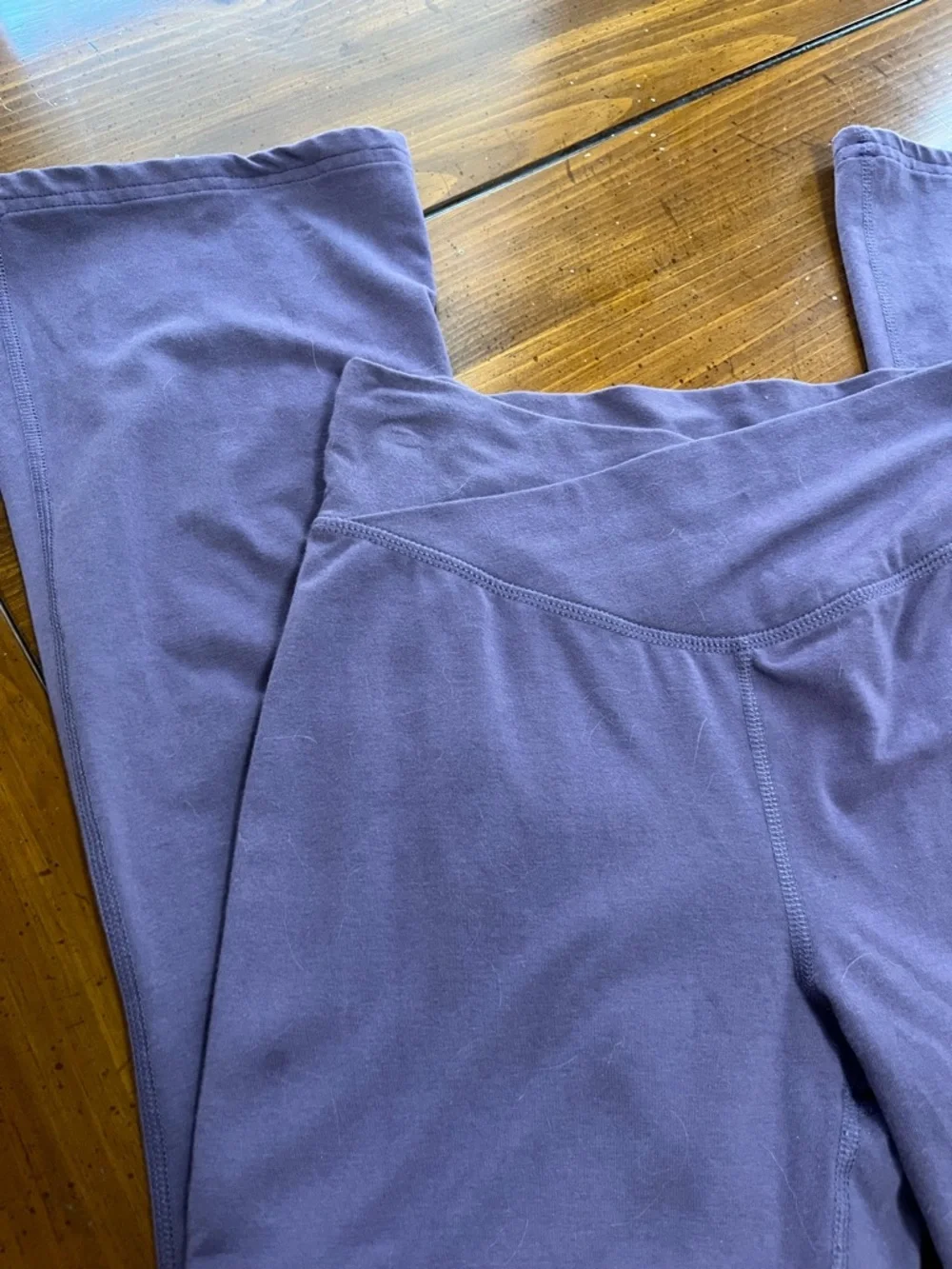 Old Navy Girls XXL (18) PowerChill Crossover Flare Leggings - Purple - EUC